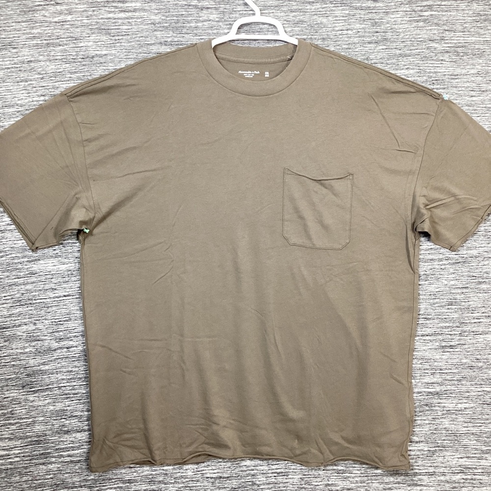 A&F Men’s Soft Brown Crew Neck Pocket Undone Hems
Soft A&F TEE LONGLINE